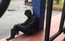 giac ngu voi cua anh tho mo khi doi toi luot tam khien nhieu nguoi xuc dong