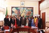 ho tro viet kieu cameroon giay to phap ly de ve nuoc thuan tien