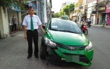 cu dan mang khen ngoi hanh dong dung cam cua tai xe taxi mai linh lao xe vao ten cuop