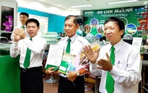 tai xe taxi mai linh duoc thuong nong hon 20 trieu dong vi dung cam chan ten cuop tren pho