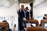 tong thong trump can nhac danh thue them 100 ty usd len hang hoa trung quoc