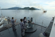 indonesia danh chim tau danh ca lon cua trung quoc bang thuoc no