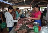 Nghịch lý giá thịt lợn: Người chăn nuôi lỗ, người tiêu dùng thiệt