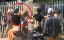 ha noi co gai tre bi nhom nam thanh nien dung gay danh lien tiep vao nguoi