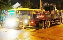 nam thanh nien tu te xuong duong bi xe tai can tu vong o sai gon