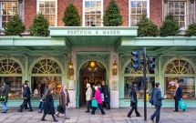 ton tai hon 300 nam giua london sam uat cua tiem tap hoa nay van thanh cong vi 1 ly do duy nhat