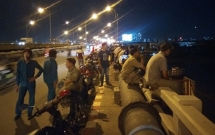 nam thanh nien nhay song sai gon tu van