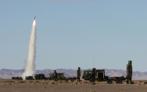 trung quoc khoe ten lua phong khong hq 16 hon ca buk cua nga bi chuyen gia boc me