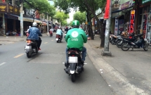 tai xe grabbike bi thanh nien ke dao vao co cuop xe may va 2 trieu dong tien mat