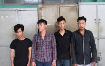 bat nhom thanh nien dung dao cuop xe sh cua co gai o sai gon