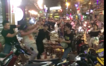 tranh cai voi nguoi giu xe nam thanh nien gay nao loan pho dem bui vien