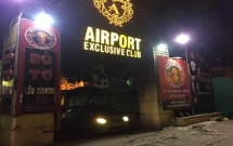 ha noi nam thanh nien bi dam trong thuong truoc cua quan bar