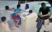 danh tinh 2 doi tuong hanh hung bat bac si quy xin loi tai benh vien