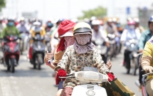 mien bac buoc vao dot nang nong du doi nhat nam ha noi nhiet do cao nhat len den 39 do c