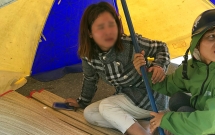 cha me khoc ngat ben thi the be gai 5 tuoi bi xe ben can tu vong thuong tam