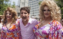 thu tuong canada xuat hien rang ro cung nhung nguoi chuyen gioi trong buoi tuan hanh tu hao lgbt