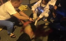 bat hai doi tuong truy sat nam thanh nien bieu dien ao thuat trong dem o ha noi