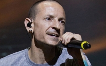 ban be dung san khau hat trong dam tang thu linh linkin park