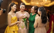 hoa hau dang thu thao khoe sac cung dan nguoi dep