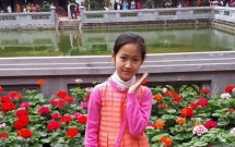 2 benh nhi may man duoc nhan giac mac cua be van nhi trong gan 1000 ho so cho ghep giac mac tai ngan hang mat