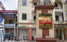 vi sao 2 can bo thanh tra vang mat khong xin phep trong buoi quet bai thi o ha giang