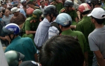 nam thanh nien nghi ngao da lao vao nhieu nha dan chem ca nguoi gia va tre em 12 nguoi thuong vong