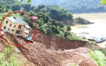 bung tinh giua dem gia dinh o hoa binh hoang hon thay nha 2 tang nghieng truot xe dich ra phia long ho