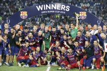 messi om mat xuc dong khi dang quang