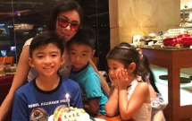 truong ba chi to chuc sinh nhat cho con trai dap lai tin don han vuong phi