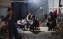 bat nghi can sat hai nam thanh nien giau xac trong tu quan ao o sai gon