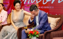 tu dua bat khoc trong hop bao cua dinh hien anh bo me toi chia tay tu luc toi con nho