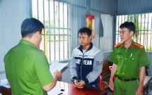 dong thap tranh thu vo vang nha bo duong nhieu lan ham hiep con gai 14 tuoi roi de doa giet chet neu tiet lo