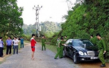 nam thanh nien trinh bao bi tan cong cuop gan 600 trieu dong khi ngu tren xe o to