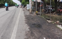 nguoi dan ong lai xe om dung hung khi dam 2 thanh nien thuong vong o sai gon