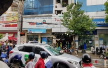 thanh nien than nhien ngoi dem tien sau khi cuop ngan hang o sai gon duong tinh voi ma tuy