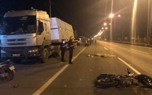 tong vao duoi xe dau keo nam thanh nien 23 tuoi nga vang ra giua duong tu vong