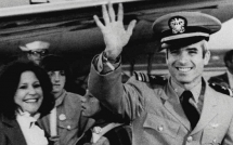 cuoc doi thuong nghi si john mccain qua anh nguoi ban lon co nhieu duyen no voi viet nam