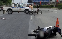 va cham voi xe container tren xa lo ha noi thanh nien 25 tuoi bi can tu vong