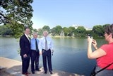 khoi dong chuong trinh mccainkerry de tuong nho john mccain
