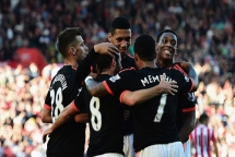 martial toa sang mu nhoc nhan vuot qua southampton
