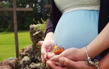 khong phai tu nhien nguoi me nay lai chup bung bau cung ca nemo ly do thuc su rat dau long