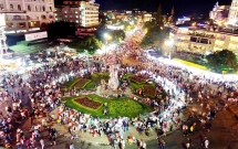 chum anh gioi tre khap moi mien hao huc dao pho dem quoc khanh 29