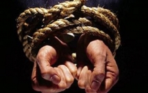 no tien ca do nam thanh nien bi giang ho bat giu trong khach san o sai gon