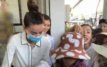 ho ngoc ha buc xuc toi dang benh khong the trao qua roi lay cho nguoi ngheo