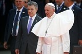 giao hoang francis keu goi thiet lap hoa binhn tai colombia