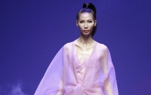 bi che bai vi qua gay cao ngan next top len tieng ngan van on