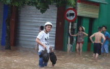 chum anh bao so 10 chua qua cac tinh mien trung da tan hoang ngap lut