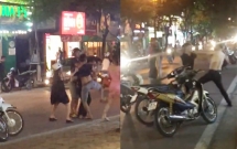 tam giu hinh su nam thanh nien danh nguoi dan ong chay mau dau giua pho ha noi