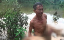 vot qua bong roi xuong dap 2 em nho duoi nuoc thuong tam o nghe an