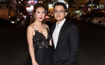 hoa hau thu hoai khoe ve goi cam het co khi sanh doi cung ban trai doanh nhan